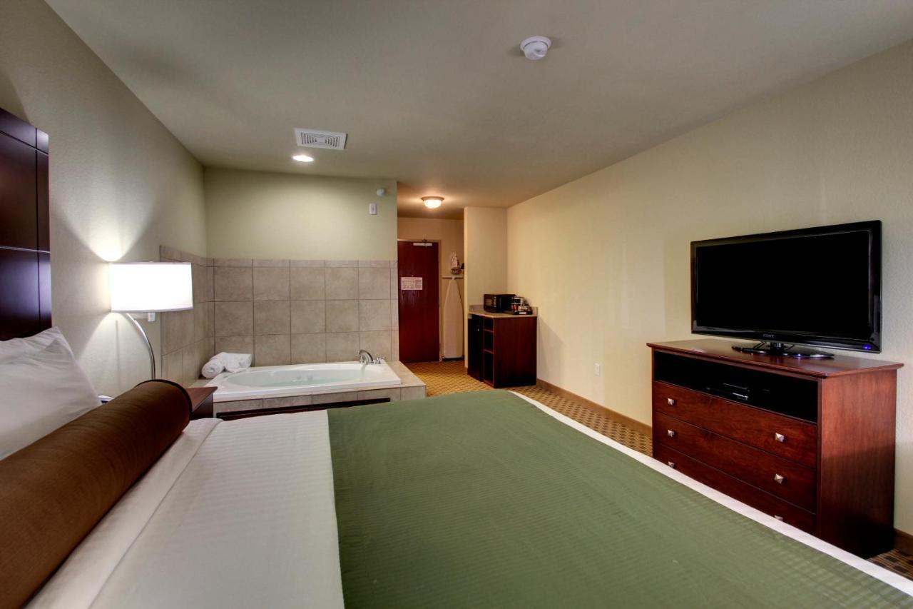 Cobblestone Inn & Suites - Carrington Exterior foto