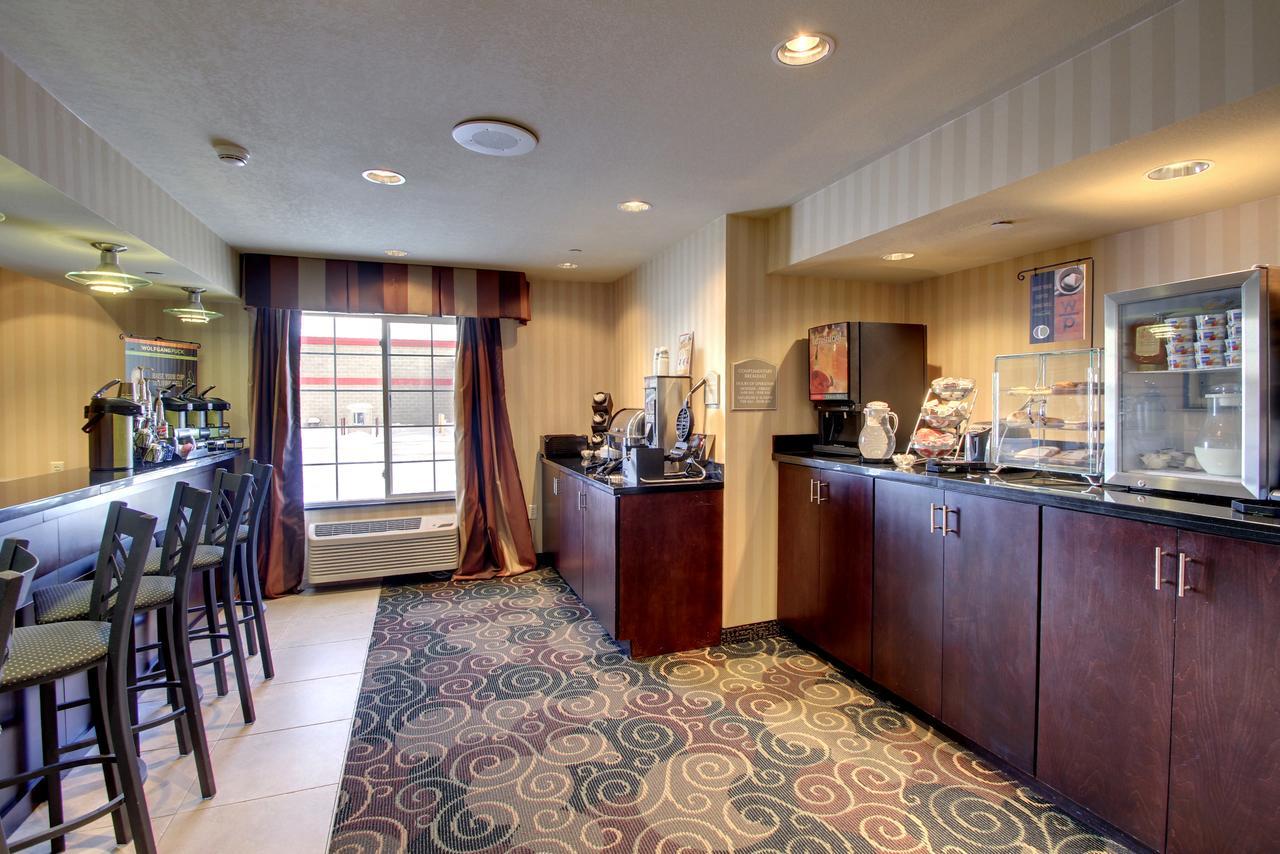 Cobblestone Inn & Suites - Carrington Exterior foto
