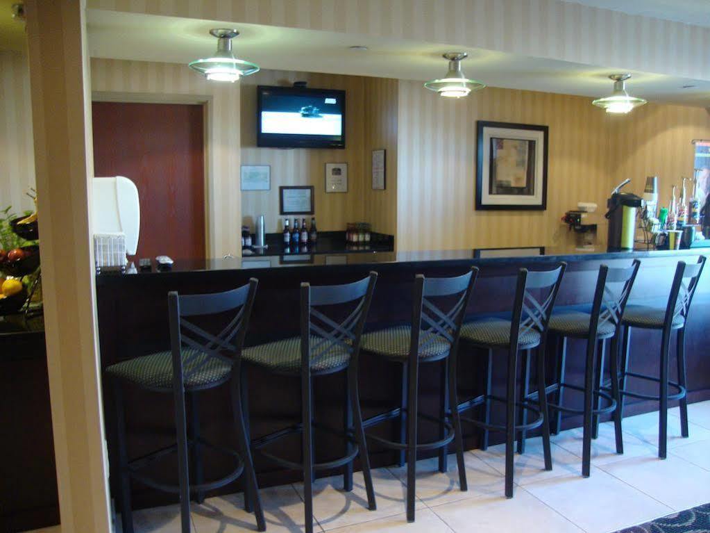 Cobblestone Inn & Suites - Carrington Exterior foto